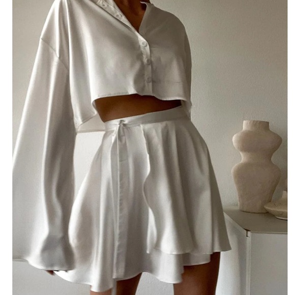 Dresses & Skirts - Rumoured white skirt satin